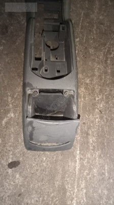 Citroen C4 arka konsül küllük
