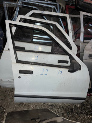 Renault 19 çıkma sağ ön kapı orjjnal çıkma