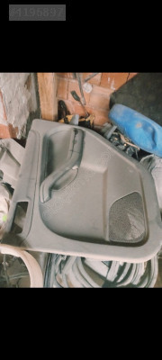 Ford focus 2 sağ arka kapı döşemesi