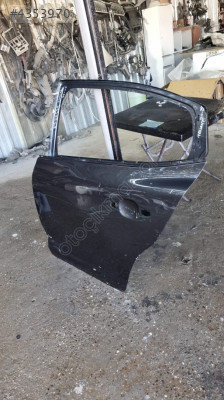 Renualt taliant 2022 model sol arka kapi