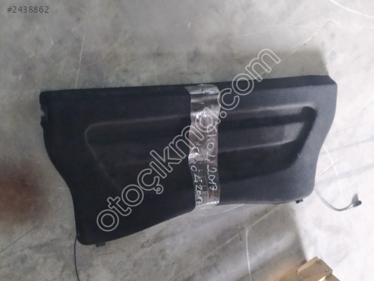 Renault Clio 4 2017 arka bagaj üst pilastik