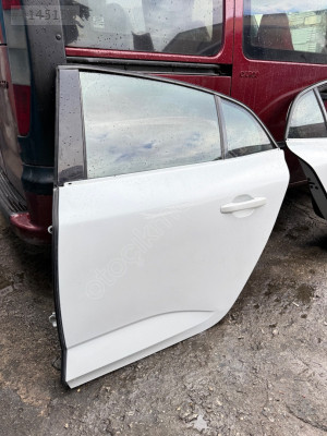 Renault Megane 4 sol arka kapı çıkma orijinal