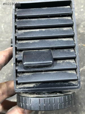 7E0815705 TRANSPORTER KALORİFER IZGARASI SOL ORTA KLİMA MENFEZİ
