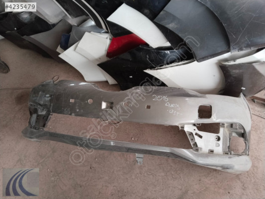 TOYOTA AURIS 2017 ÇIKMA HAFİF HASARLI ÖN TAMPON