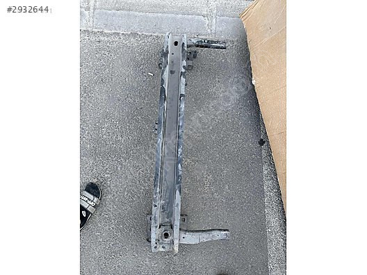 Golf 7 ön tampon demiri