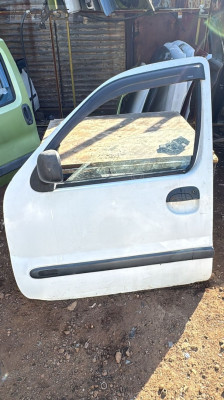 Renault Kango sol ön kapı çıkma