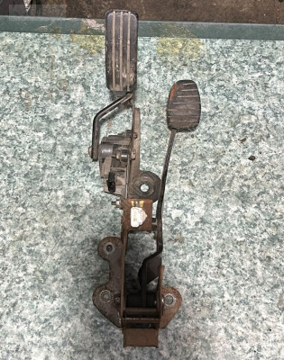 RENAULT KANGOO 3 DEBRİYAJ VE FREN PEDAL TAKIMI