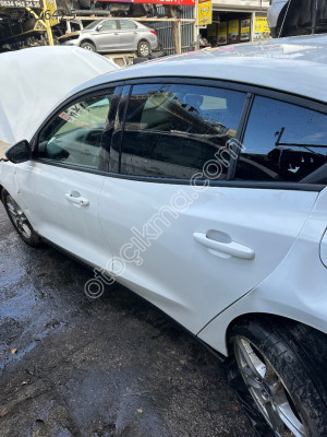Ford Focus 4 Çıkma Sol Arka Hatasız Beyaz Kapı