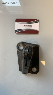 2K0883286A volkswagen caddy 2004-15 arka koltuk bağlantı yuvası