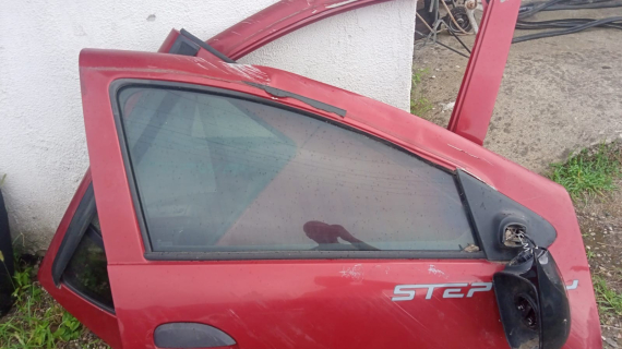 Dacia stepvay sağ ön kapı cami