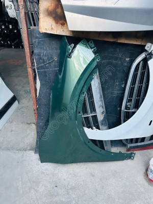 Kia sportage sağ ön çamurluk (hasarlı)
