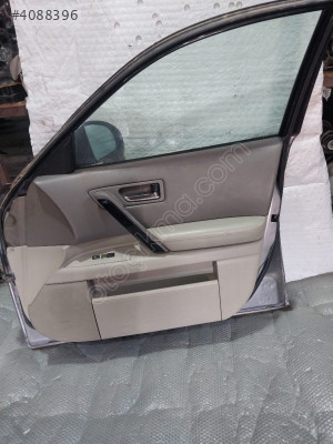İNFİNİTİ FX35 2006 ÇIKMA ORİJİNAL SAĞ ÖN KAPI DÖŞEMESİ