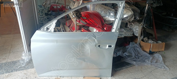 Skoda Skala sol ön kapı