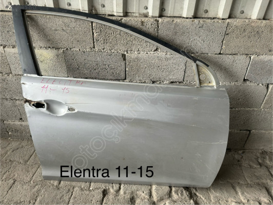 Hyundai elentra.  Sağ ön kapı