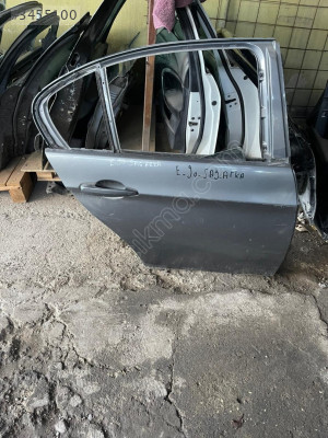 BMW E90 SAĞ ARKA KAPI GÜÇMANLAR