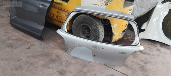 toyota yaris arka bagaj sefalılar oto cıkma