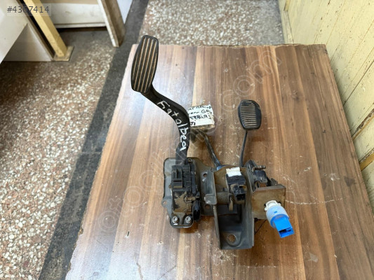 FİAT ALBEA GAZ PEDALI ORJINAL ÇIKMA TEMİZ ÜRÜN