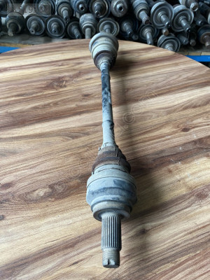 BMW F10 ARKA AKS MİLİ ÇIKMA ORJİNAL 7614290