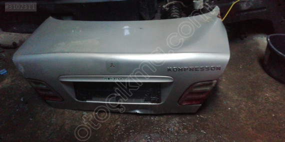 Mercedes w210 bagaj kapağı çıkma