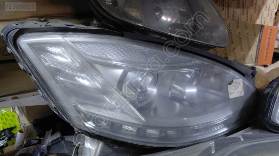 Mercedes s glas v 221 2014 model mercekli  far sağ orijinal çıkma