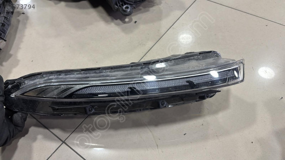 HYUNDAİ BAYON SAĞ GÜNDÜZ LEDİ 92208Q0600