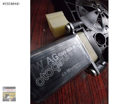 8W0959802 Audi A4 2017 Model Sağ Ön Cam Motoru