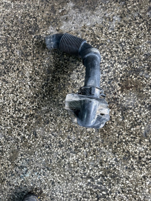 Citroen C4 hava filitre borusu