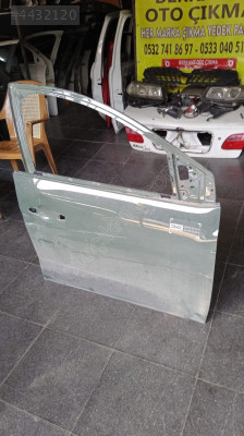 Dacia Sandero (2023-2025) yeni model sağ ön kapı