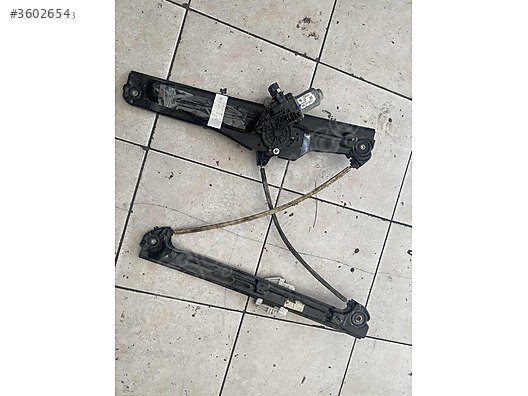 BMW X3 SAĞ ÖN CAM KRİKOSU