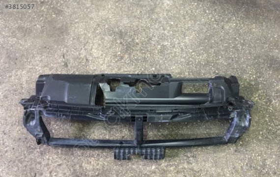 Peugeot 308 ön tampon üst bakalit Orjinal sökme 96773637xt