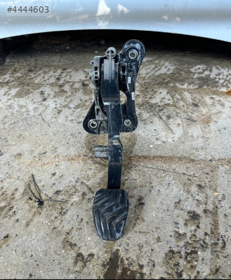 DACİA DUSTER DEBRİYAJ PEDALI ORJİNAL 465031714R