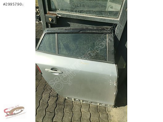 RENAULT MEGANE 3 SAĞ ARKA KAPI ORİJİNAL ÇIKMA