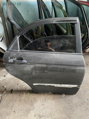 KİA CERATO SAĞ ARKA KAPI
