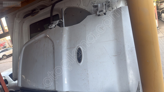 Ford Courier Panelvan arka bagaj kapağı