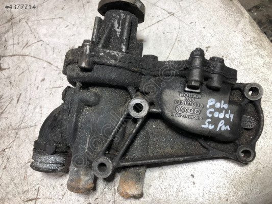 Volkswagen Caddy 1.9 TDI Su Devirdaim Pompası 037121013A