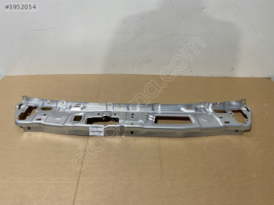 MERCEDES W206 PANEL DEMİRİ ÖN ÜST 2066201400