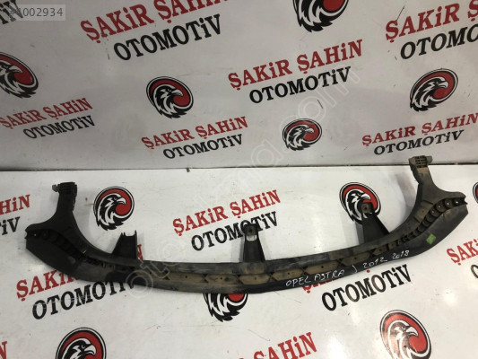 Opel Astra J  Tampon Çıtası