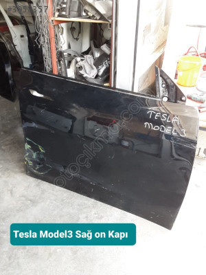 Tesla Model3 Sağ on Kapı