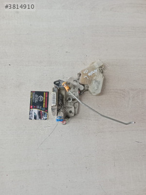 Nissan Almera orijinal sol ön kapı kilidi