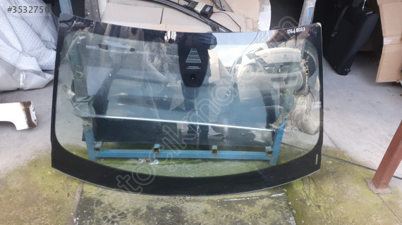 bmw 1 f40 2023 çıkma orjinal ön cam (son fiyat)