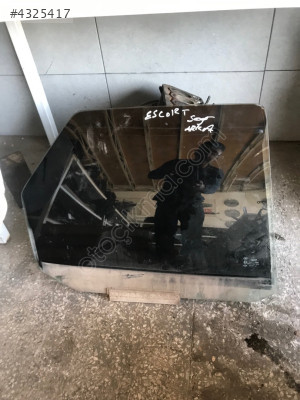 Ford Escort sağ arka kapı camı