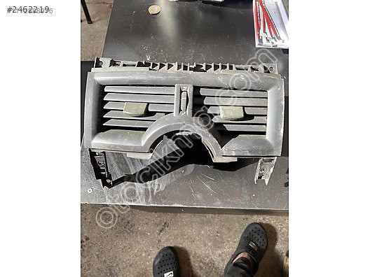 Renault Megane 2 Orta Hava Üfleme Izgarası