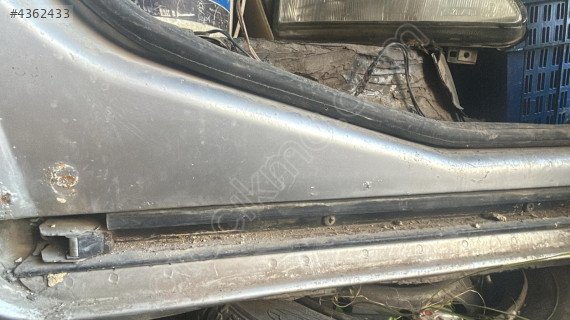 Peugeot partner sağ sürgülü kapı alt ray  2000 model