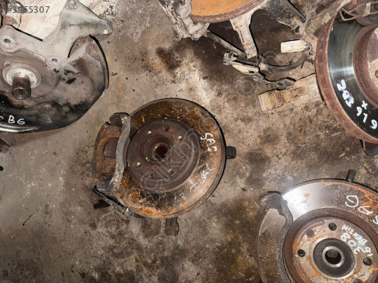 OPEL CORSA C SAĞ  ÖN TAŞIYICI