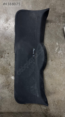 Ford focus 2 HB bagaj kapağı plastiği