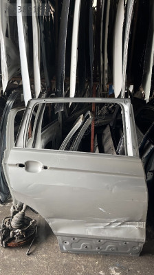 VOLKSWAGEN TIGUAN SAĞ ARKA KAPI 2016 2023 ÇIKMA ORIJINAL
