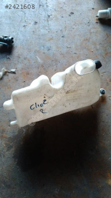 Renault clio 2 cam suyu bidonu orjinal çıkma