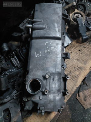 Renault 19. 1.6 benzinli motor üst kapak orijinal çıkma alkal