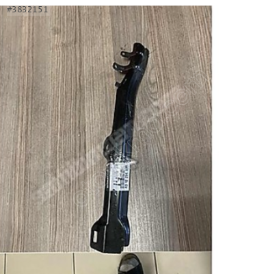 631229499r megan 4 Çamurluk Bağlantı Suportu Ön Sol