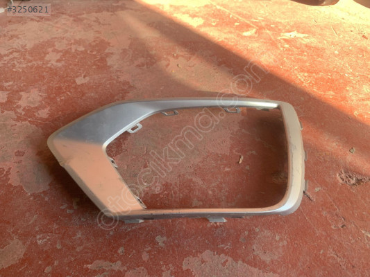 AUDİ Q3 ÖN TAMPON IZGARA SAĞ 83A853054